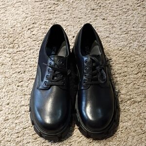 Men's Black Lace-Up Shoes